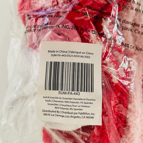 Summer & Rose Christmas Hair Scrunchies and Fuzzy Sock Combo New - Picture 7 of 9